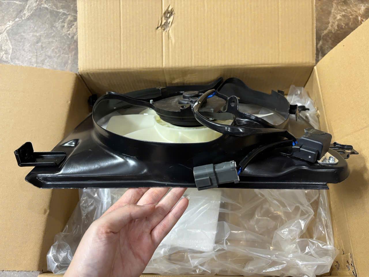 Cụm quạt làm mát két nước dàn nóng bên LH sử dụng cho xe Honda Civic 1.8 năm 2006-2011 38618-RNA-A01 | thương hiệu DEKOSHI