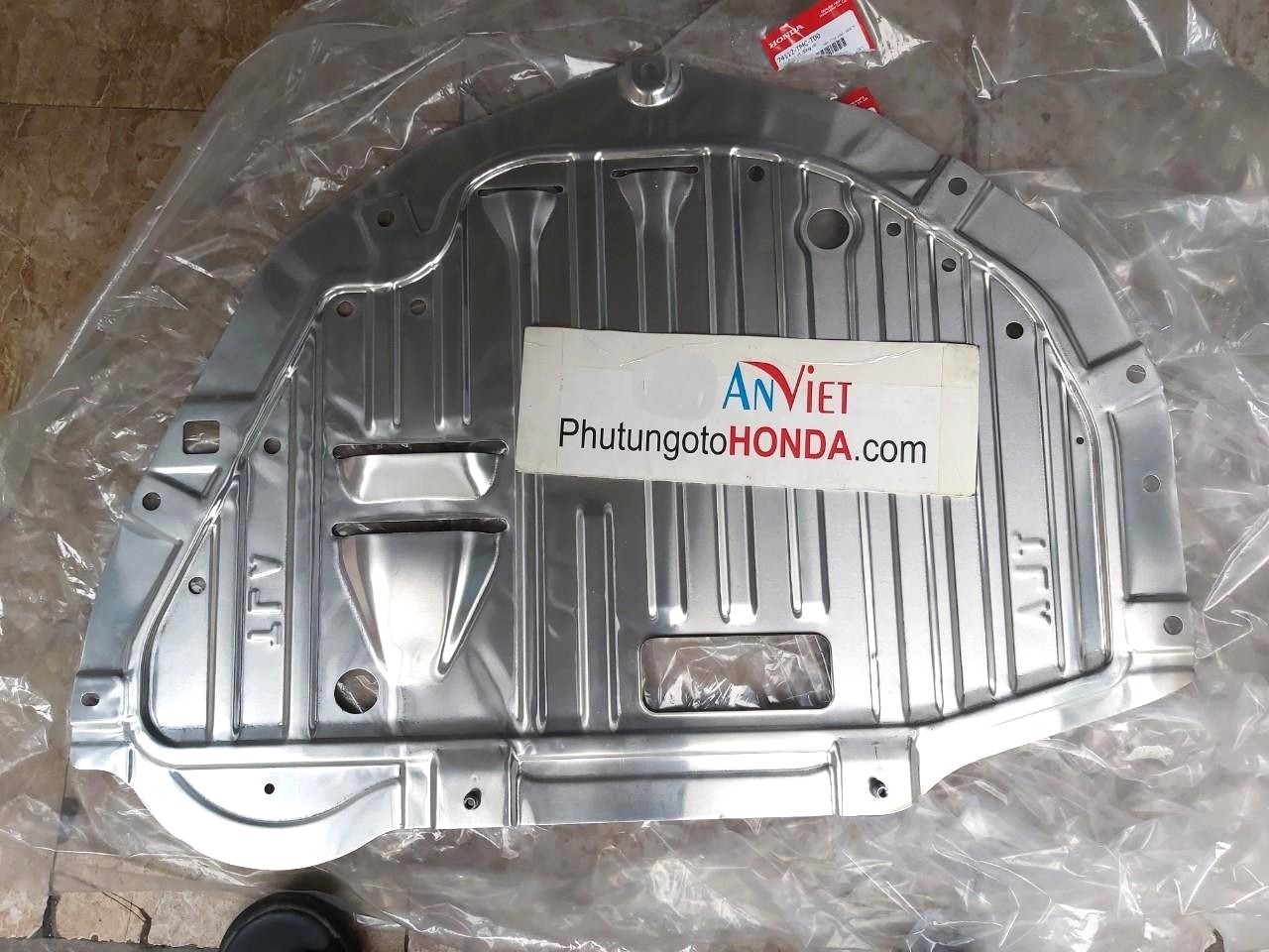 Chắn bùn gầm máy sử dụng cho xe CRV - hàng nhập khẩu chính ngạch