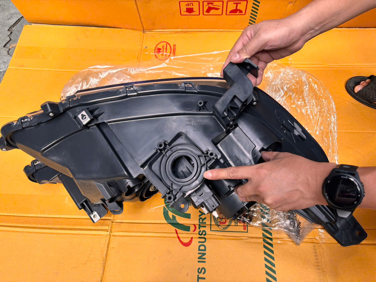 Vỏ Đèn pha sử dụng cho xe CRV 2013-2015 - hàng nhập khẩu chính ngạch