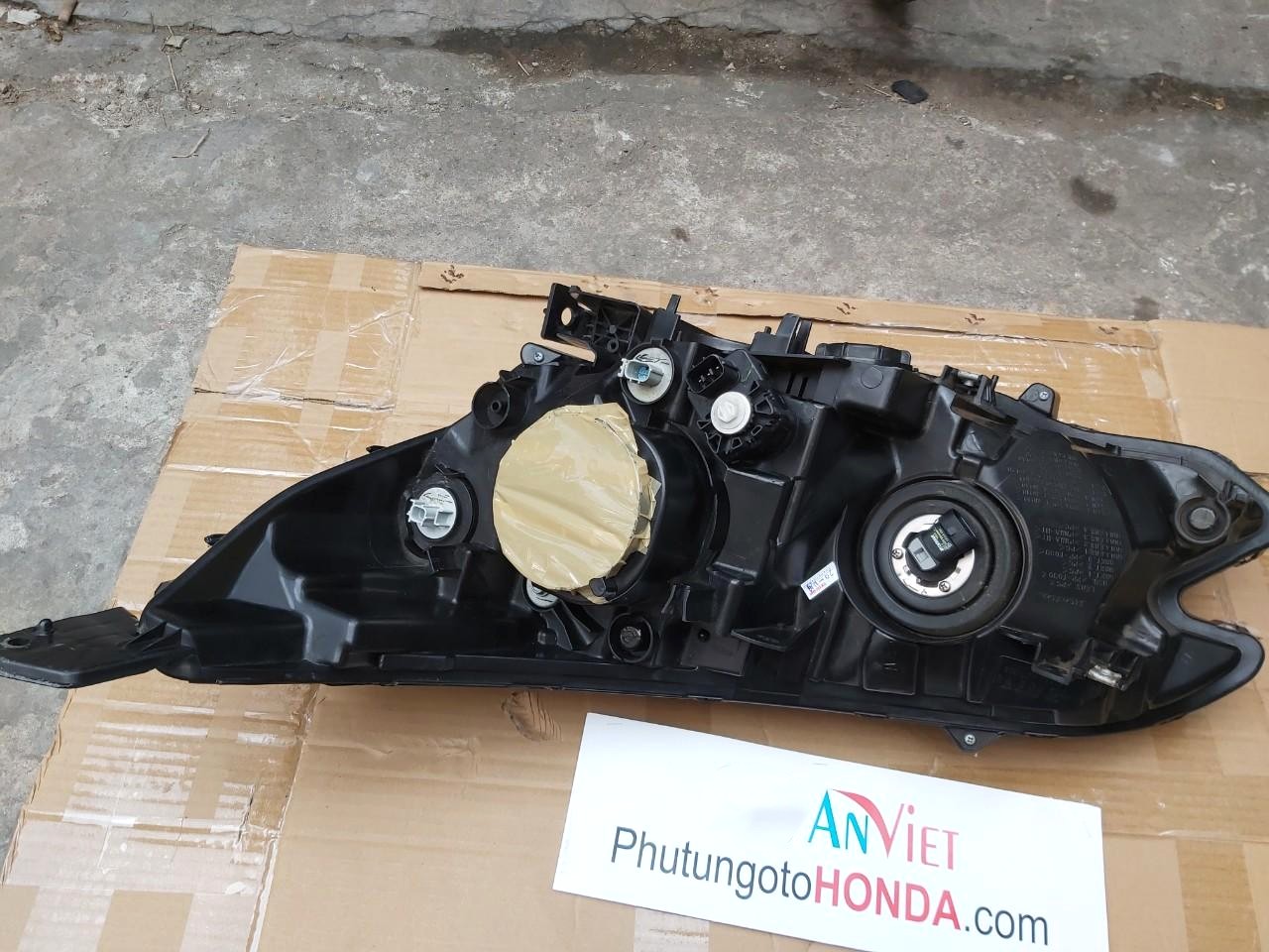 Vỏ Đèn pha sử dụng cho xe CRV 2016-2017 - hàng nhập khẩu chính ngạch