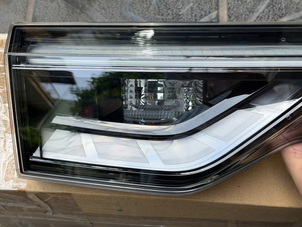 Đèn hậu miếng trong dùng cho HRV Rs 2022-2025 bản màu Trắng - hàng nhập khẩu chính ngạch