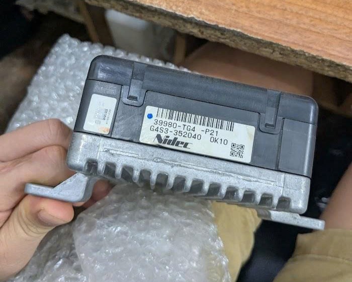 Hộp điều khiển EPS trong táp lô, hộp trợ lực thước lái Honda Brio hàng bãi