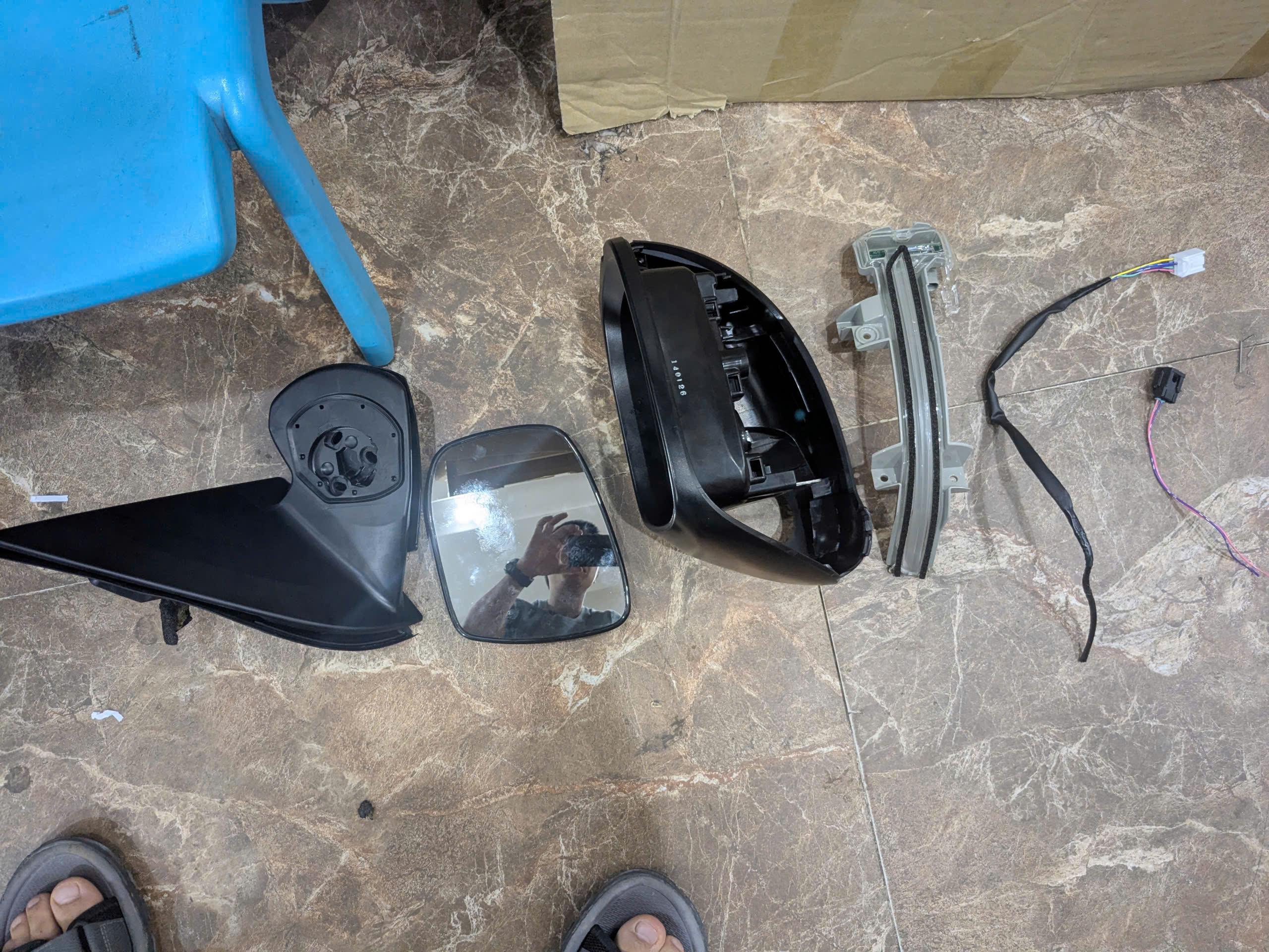 Chân đế gương chiếu hậu rh LH Xe Honda Brv 2024-2026  bên Trái Lh bên tài, bên Phải Rh phụ bên Lơ cg76208T86 cg76258T86 cg76208-T86 cg76258-T86