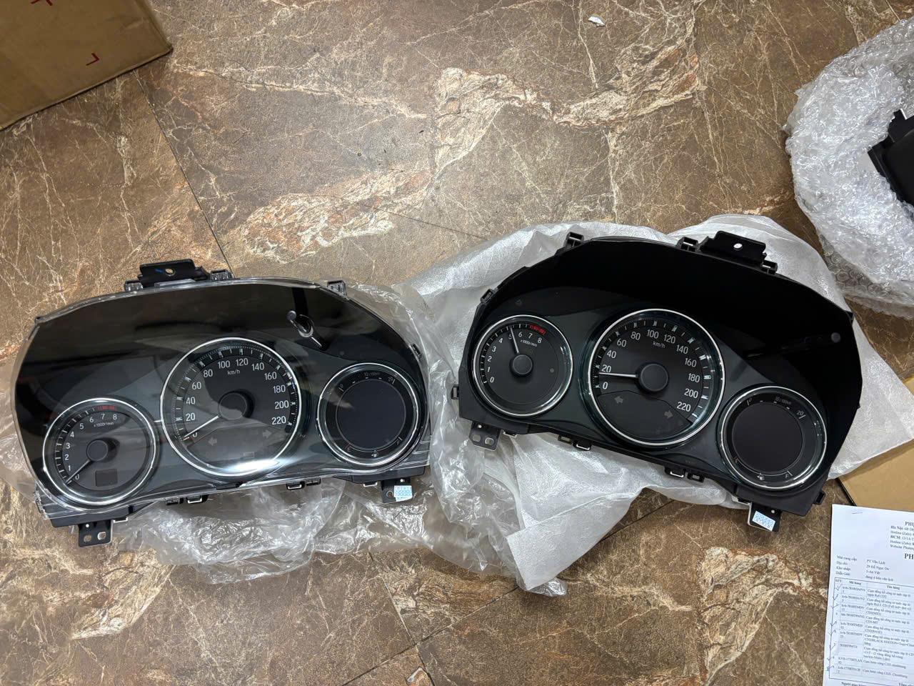 Cụm đồng hồ công tơ mét trên táp lô xe Honda City 2014-2020