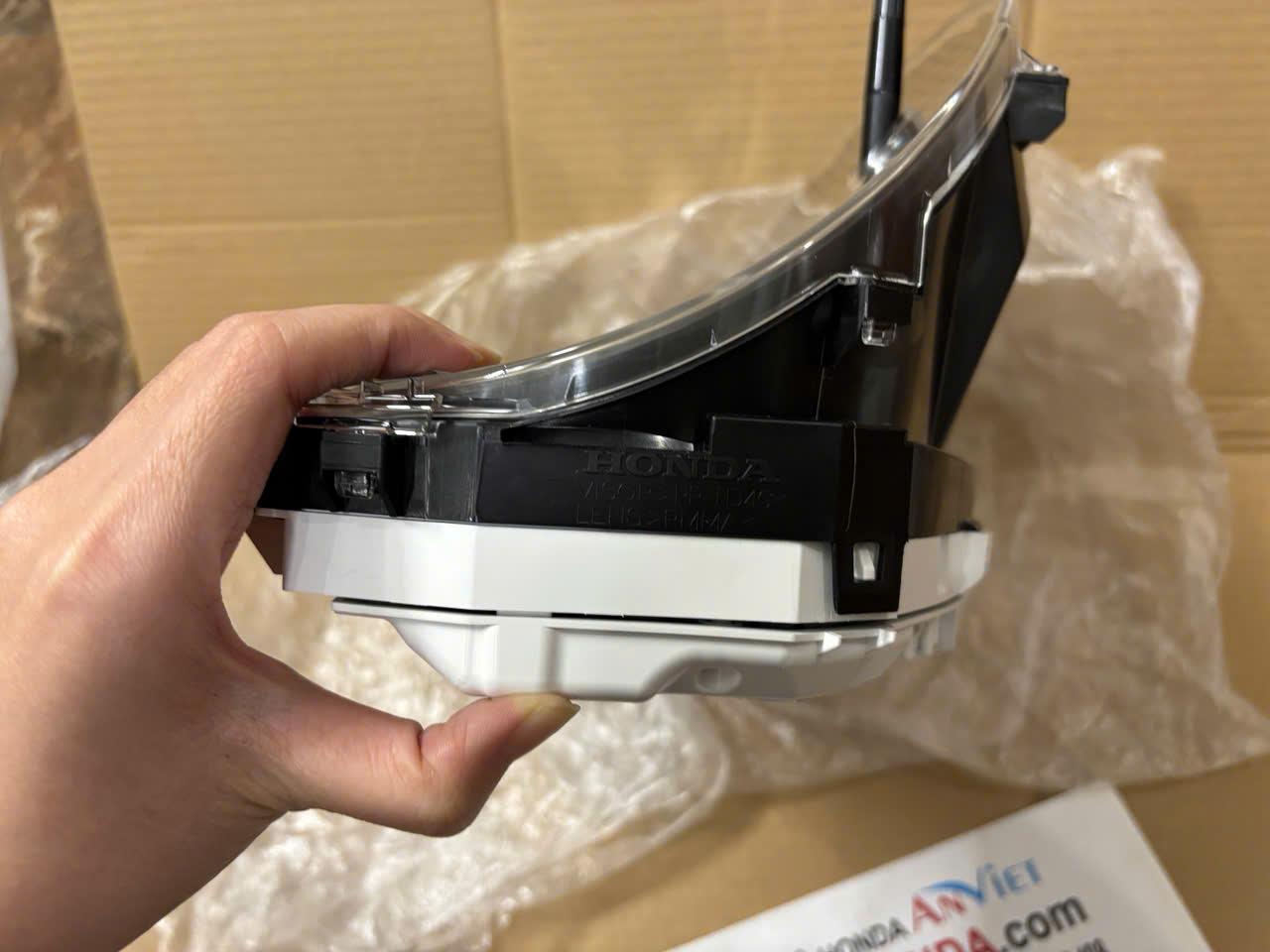 Cụm đồng hồ công tơ mét trên táp lô xe Honda City 2014-2020