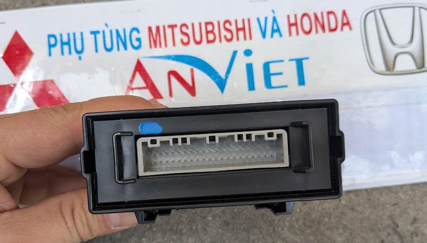 Hộp điều khiển- rơ le trong khoang cabin taplo Honda city 2021-2026  38890-3R6-Z11 L593-147490 R6Z1 388903R6Z11 MANAGEMENT UNIT, INTEGRATED 