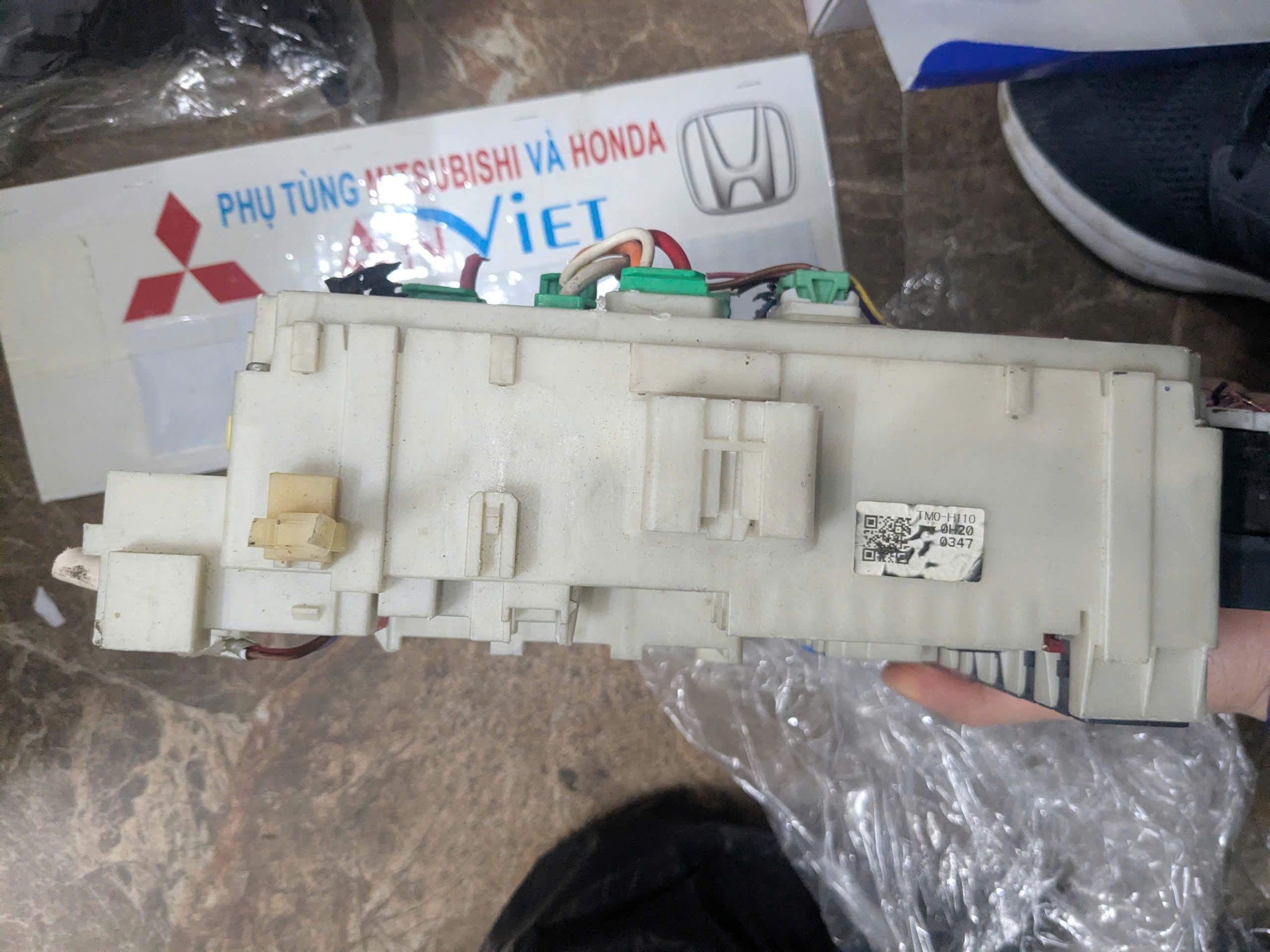 Hộp cầu chì trong táp lô  City 1.5 2014-2020 , Jazz 2018 ,  Brio 2019 - 2021 32117T9NP70 32117TG4P50 32117-T9N-P70 32117-TG4-P50