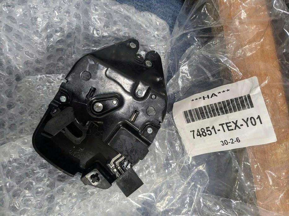 Khóa ngậm cốp sau Honda City 1.5 2014-2020, Honda Accord 2.4 2013-2018