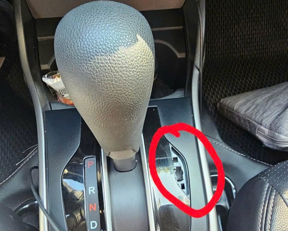 Nắp che nút ship cần số Honda City 2014-2020