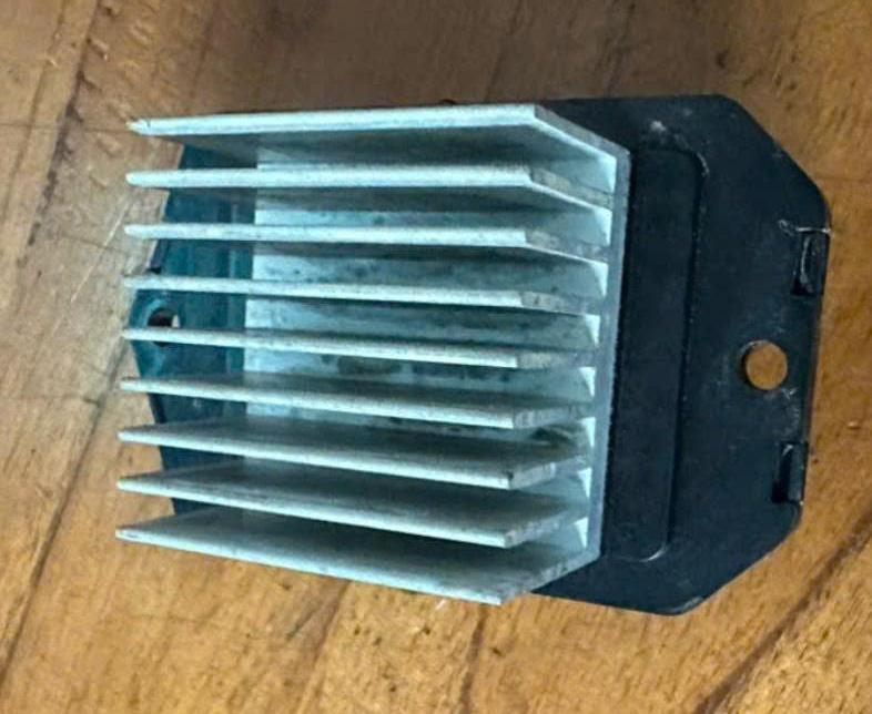 Trở quạt dàn lạnh điều hòa Honda City 2014-2020 , honda Jazz 2018- 2021,   Honda Brv 2025 - 2026 , honda Brio 2019 -2021 , trở quạt trong trong táp lô K5c-012 79330TY0941 79330-TY0-941 X10B-012