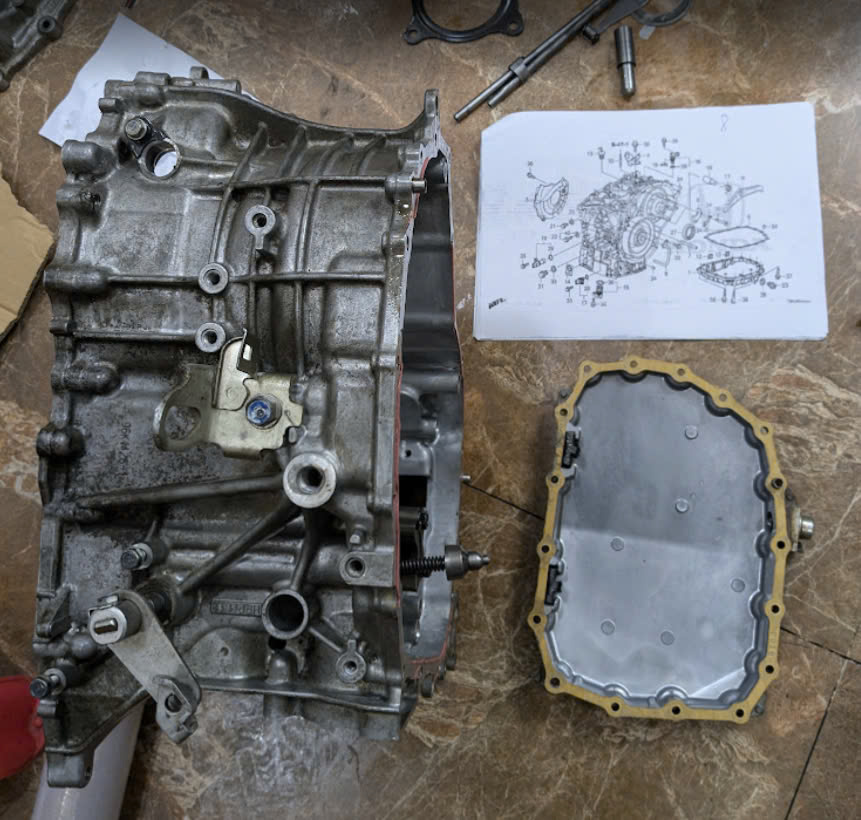 Vỏ hộp số xe Honda City 2014- 2020, Loa kèn hộp số Cvt xe Honda city, nắp hộp số xe Honda city, thân hộp số xe Honda city, các chi tiết bộ phận vỏ hộp số xe Honda city tháo rời 2003156AZ03 2003156AZ02 2003156AZ01 20031-56A-Z03 20031-56A-Z02 20031-56A-Z01