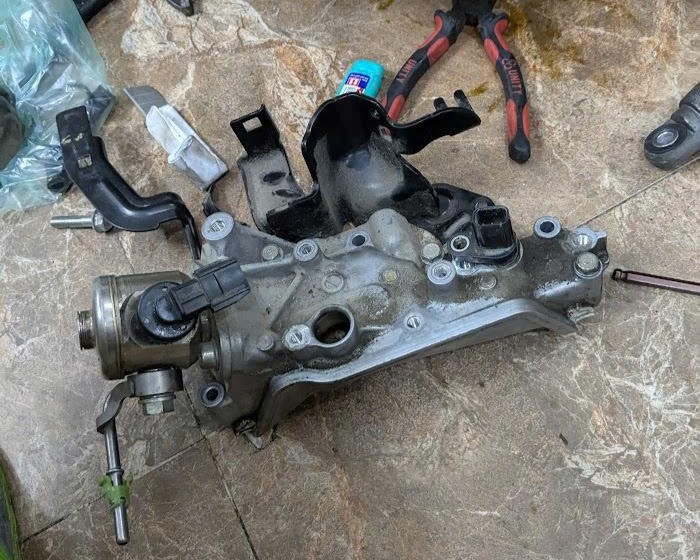 Bơm cao áp và Đế bắt bơm cao áp nhiên liệu xăng Honda HRV 2022,  Civic 1.5 tubo 2023, 2016-2020 hàng bãi