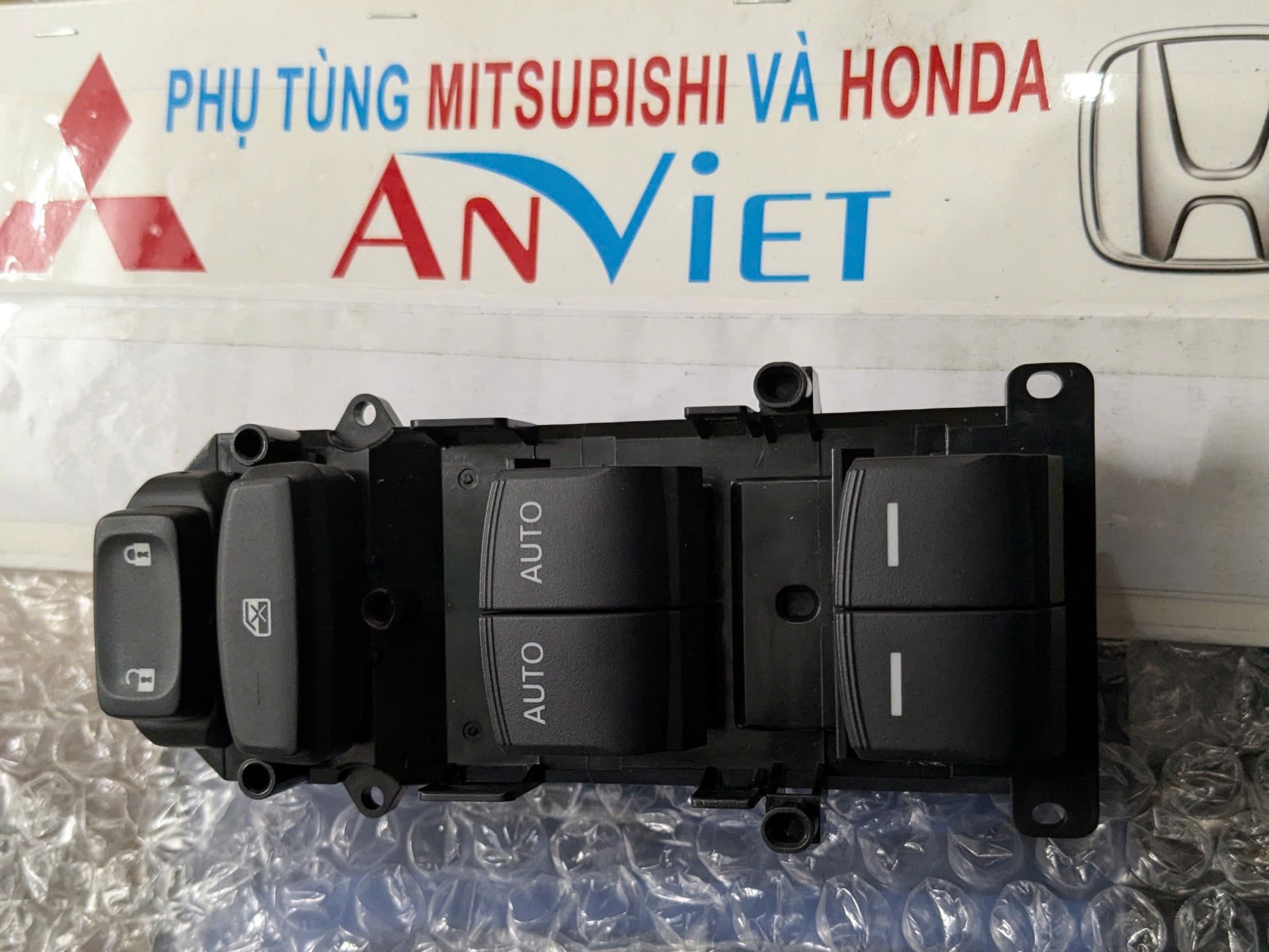 Công tắc lên xuống kính cửa Civic 2016-2021 Civic 2022 -2024 , Crv 2018 2021 trước Lh 35750TEAF02