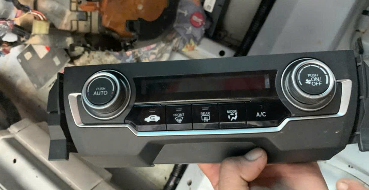 Cụm công tắc khiển chỉnh điều hòa taplo  Civic 1.8 2016-2020  Civic 1.5 2016-2020