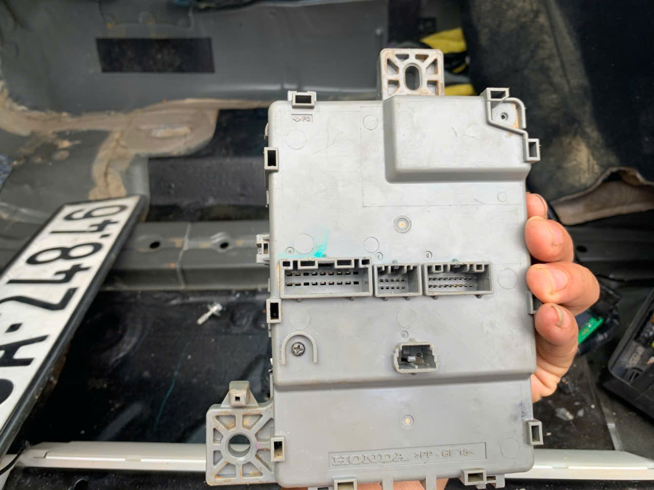 Hộp cầu chì trong táp lô Honda Civic 2016-2020 1.5 1.8 hàng bãi