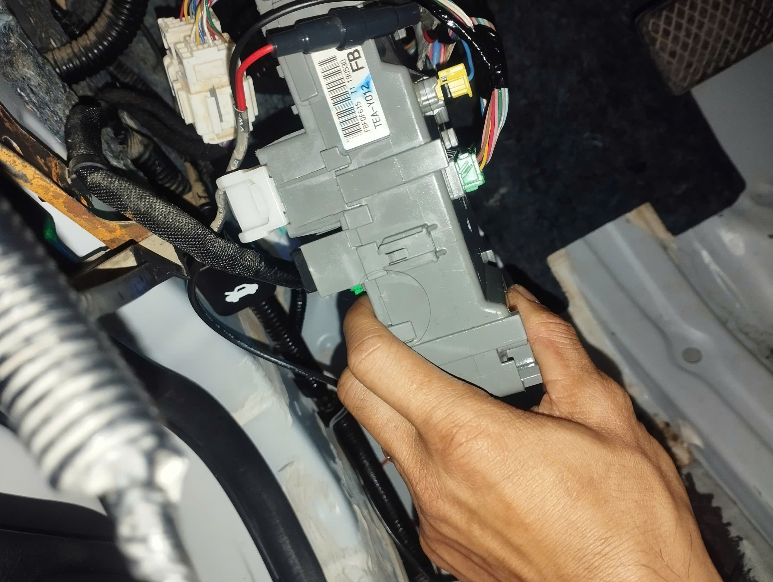 Hộp cầu chì trong táp lô Honda Civic 1.5 1.8 2016-2020 hàng bãi