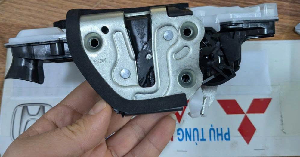 Khóa ngậm cửa Xe Honda Civic 2016 - 2021, khóa ngậm cửa trước và sau Civic Gen 10 trái phải Lh rh 72110TEXD02 72150TBAA12 72610TEXY01 72650TEXY01 72110-TEX-D02 72150-TBA-A12 72610-TEX-Y01 72650-TEX-Y01 