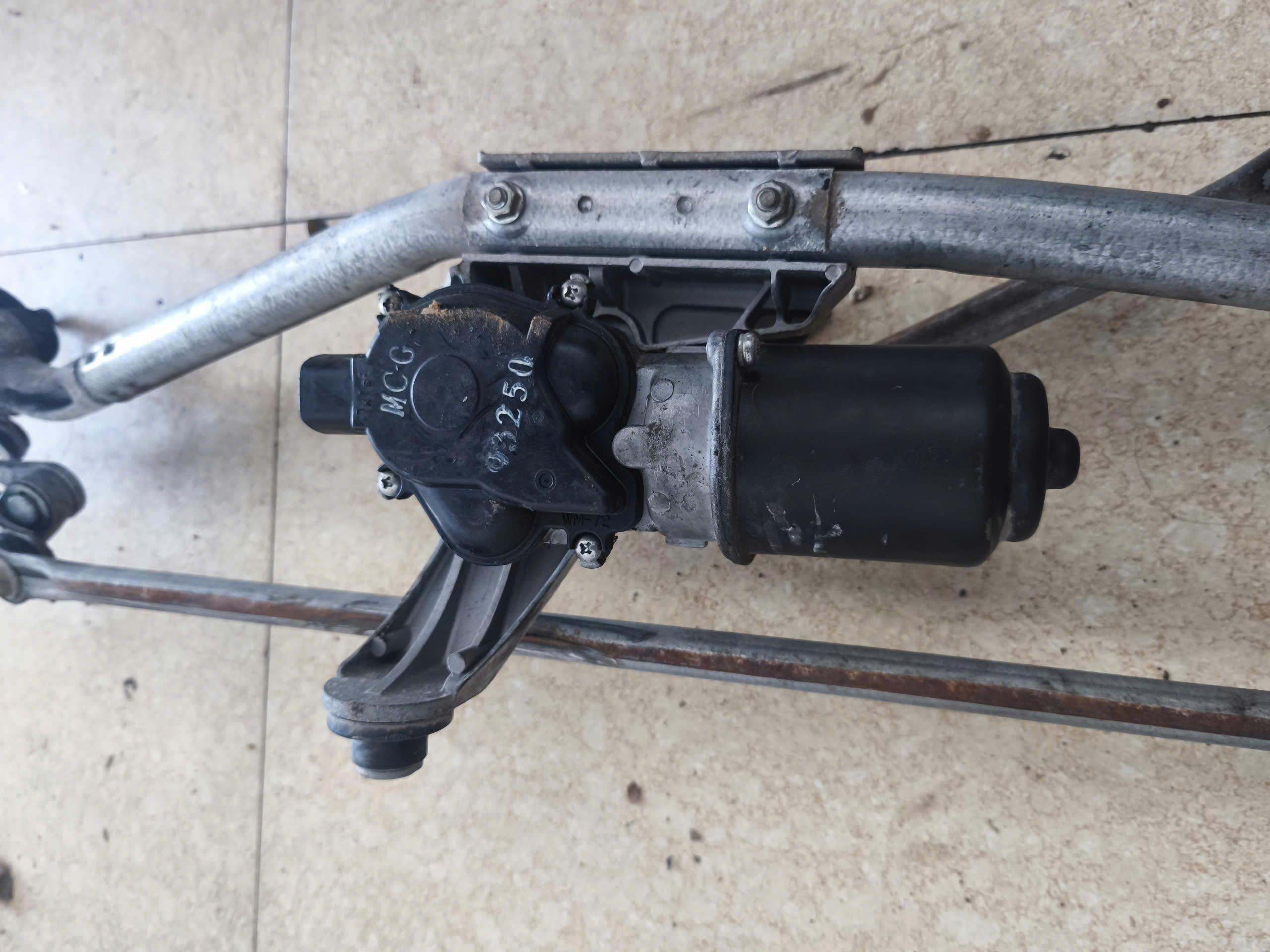 Mô tơ gạt mưa trước xe Honda Civic 2.0 1.8 2006-2011 hàng bãi