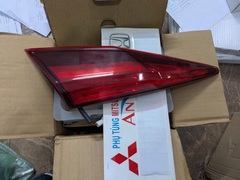 Đèn hậu miếng trong Honda Civic 2016-2020