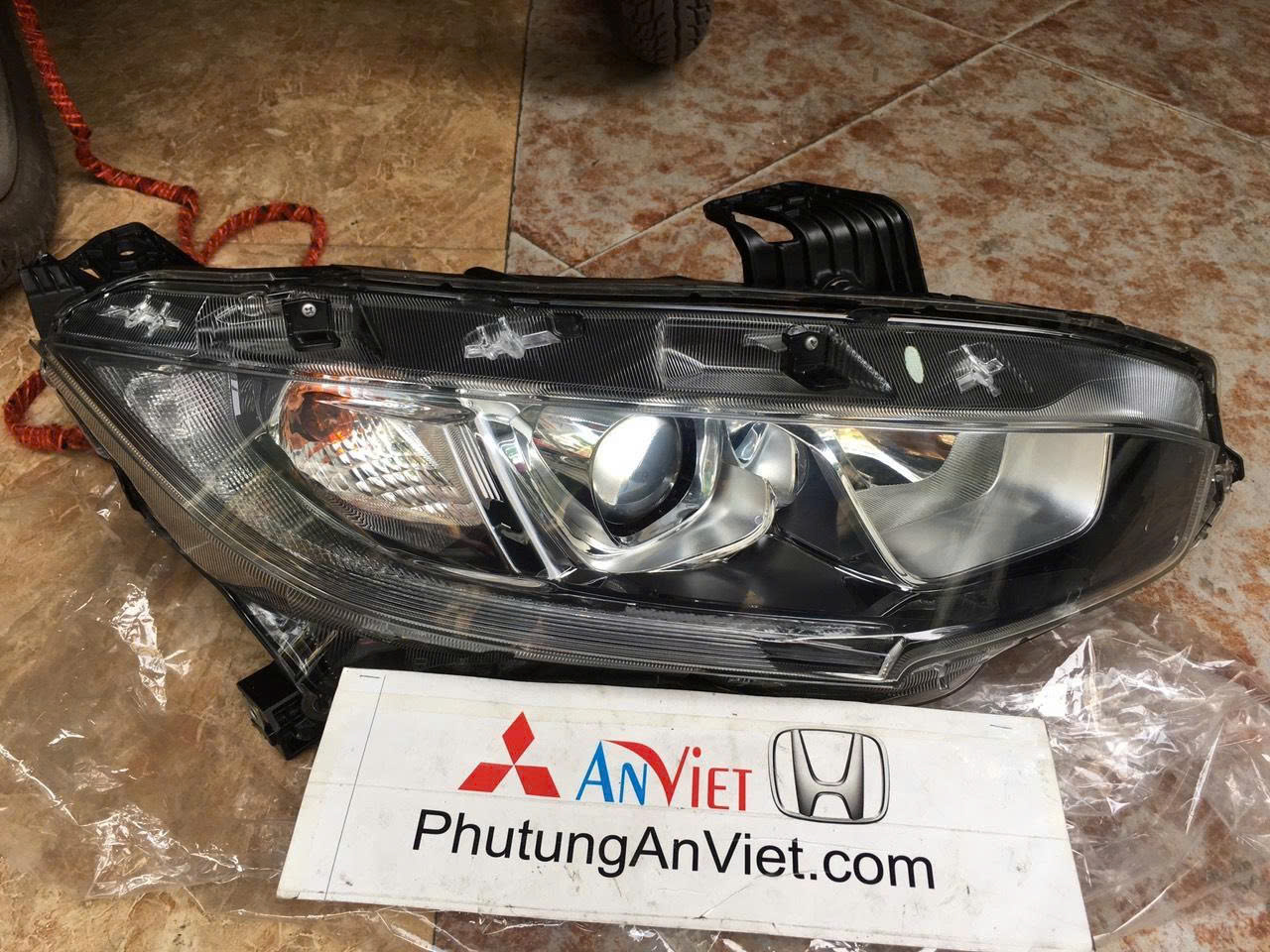 Đèn pha xe Honda Civic 2016 - 2021 bản Halogen, đèn chiếu xa xe Civic 2016 - 2021 Bản gen 10 33150TEMM01 33100TEMM01 33150-TEM-M01 33100-TEM-M01 