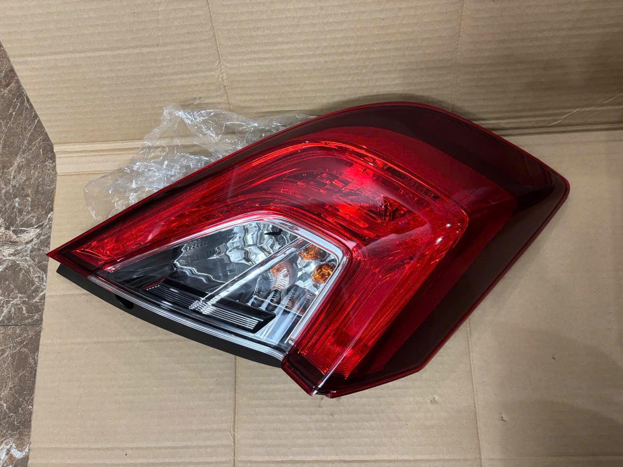 Thanh lý Đèn hậu Honda Civic 2016-2018 hàng thay thế