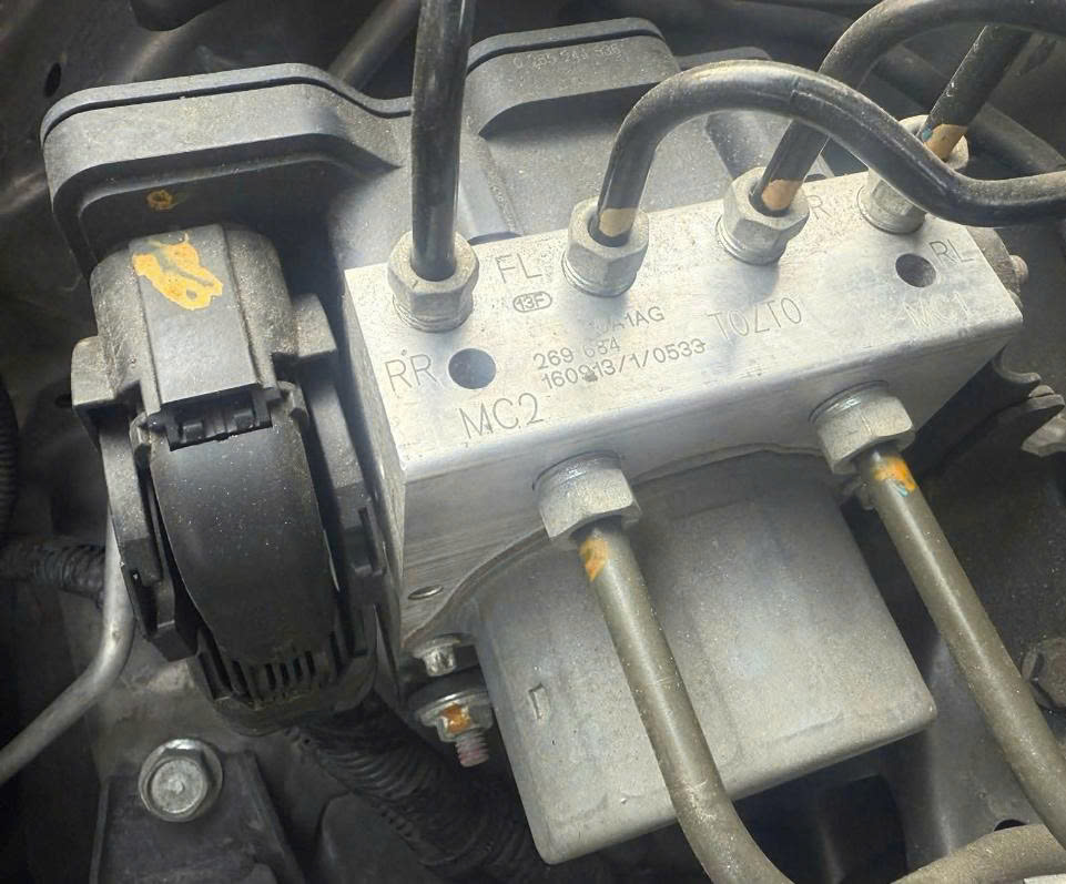 57111T0ZT02 Cụm bơm abs T0ZT0  Crv 2.4 2016-2017