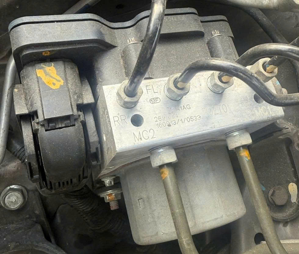 57111T0ZT02 Cụm bơm abs T0ZT0  Crv 2.4 2016-2017