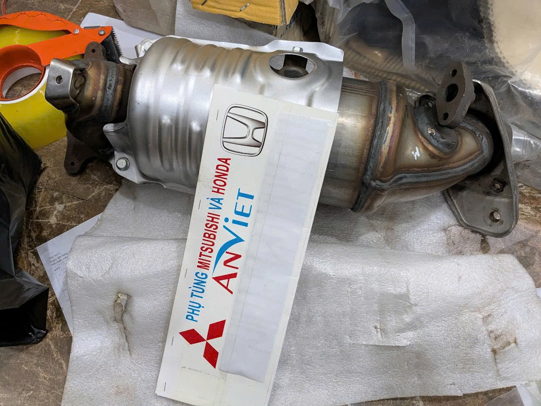 Bầu Lọc chuyển đổi khí thải- xả  Crv 2.0 2013-2015 2017 Bầu than hoạt tính Cr-V 2.0  18160R6CH00 18160-R6C-H00 hàng mới