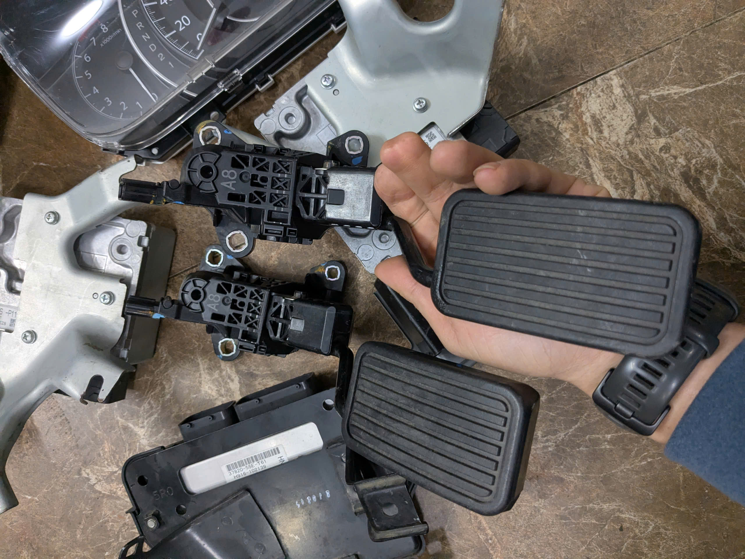 Bộ bàn đạp chân gas (gồm cảm biến) xe Honda Crv 2013-2017 hàng bãi