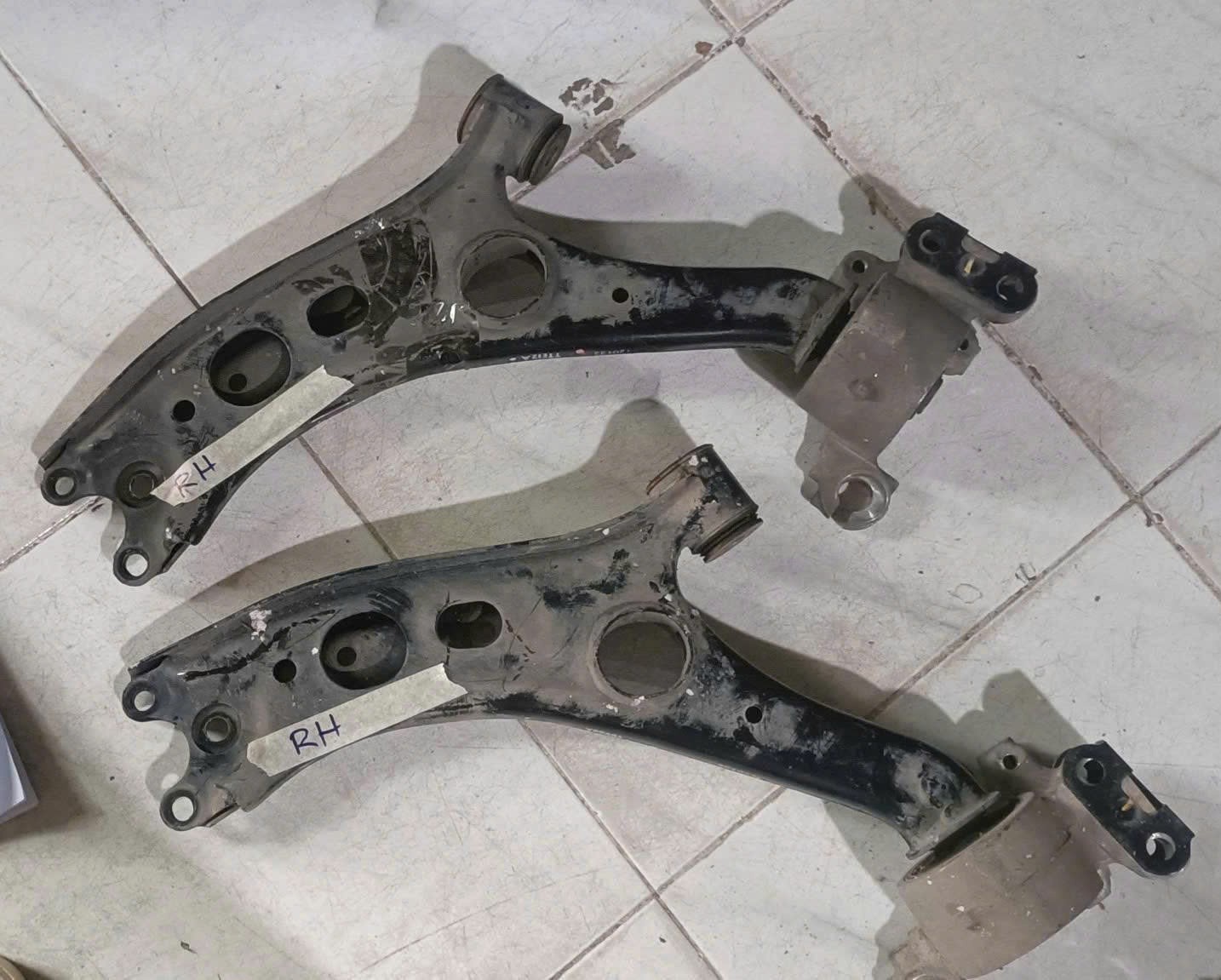 Càng A Crv 2018 2019 2020 2021 2022 trái và phải Lh Rh xe Honda  Crv 1.5 hàng bãi  51350TMJT01 51360TMJT01  51350-TMJ-T01 51360-TMJ-T01