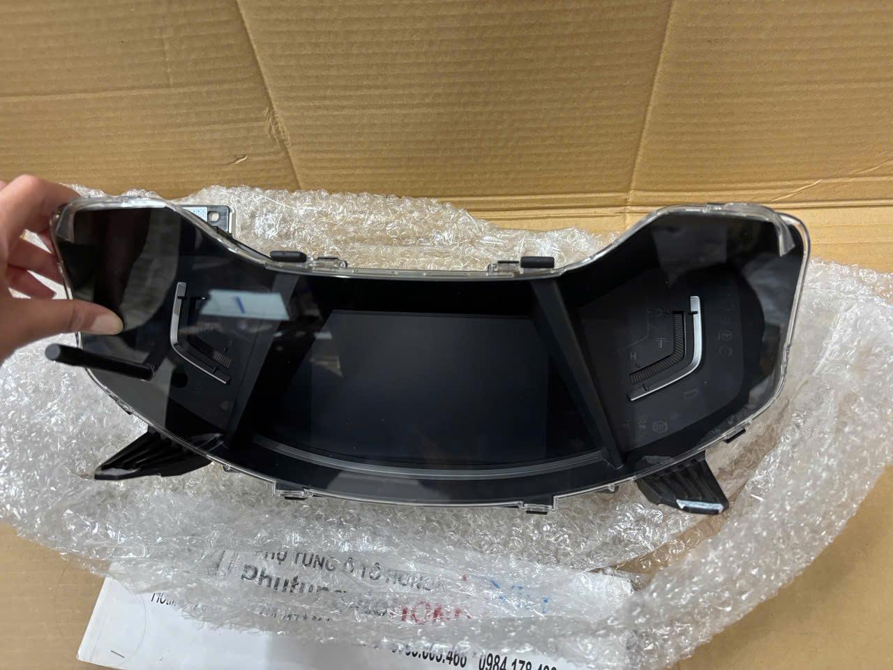 Cụm đồng hồ công tơ mét trên táp lô xe Honda CRV 2018-2022