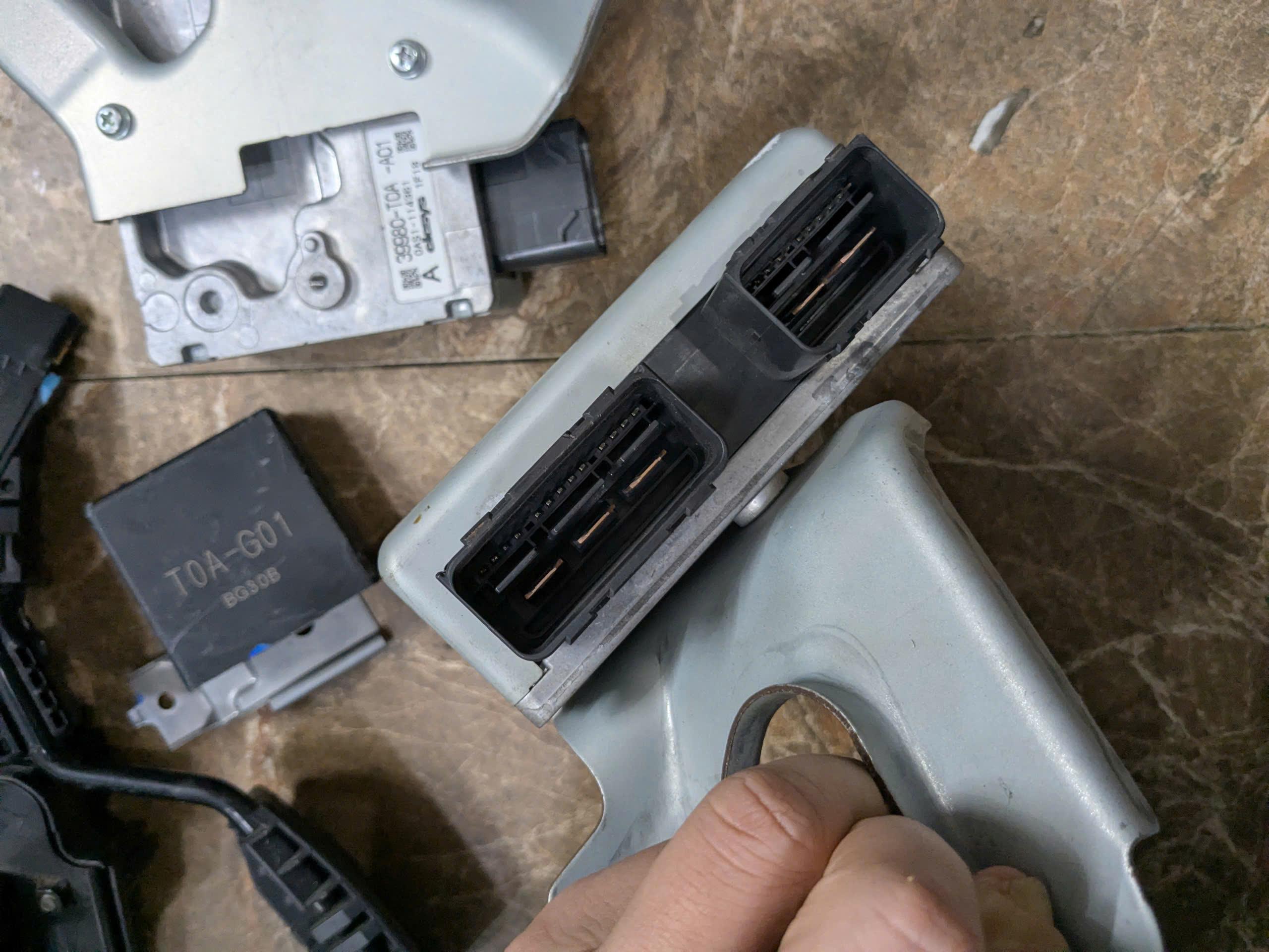 Cụm hộp điều khiển EPS trong táp lô, Hộp trợ lực thước lái Honda Crv 2.4 2.0 2013-2017 hàng bãi