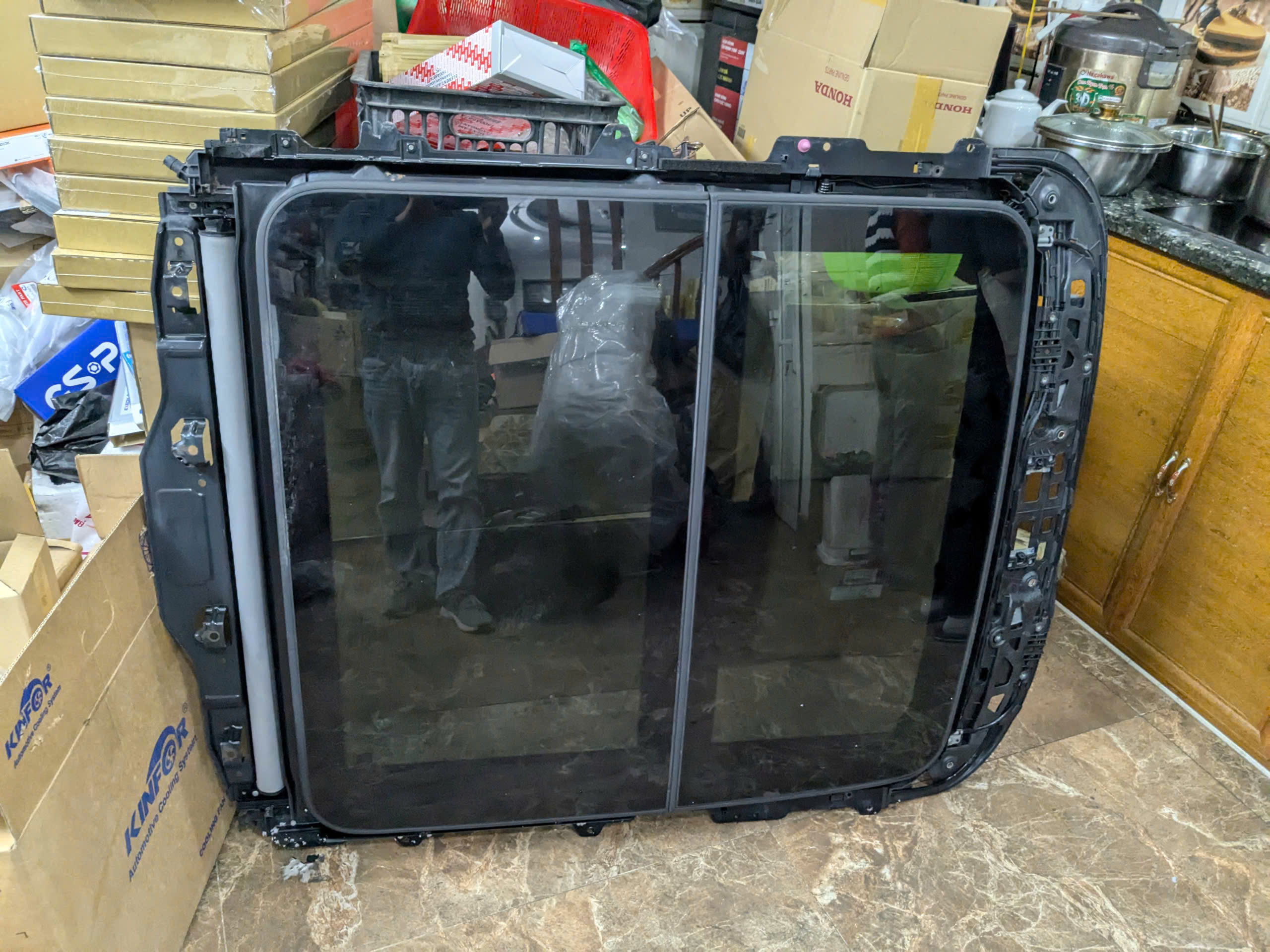 Cụm Khung xương ray + gioăng + Kính + Rèm+ cáp + mô tơ điều khiển chỉnh KÍnh cửa sổ trời Crv 2018 - 2022