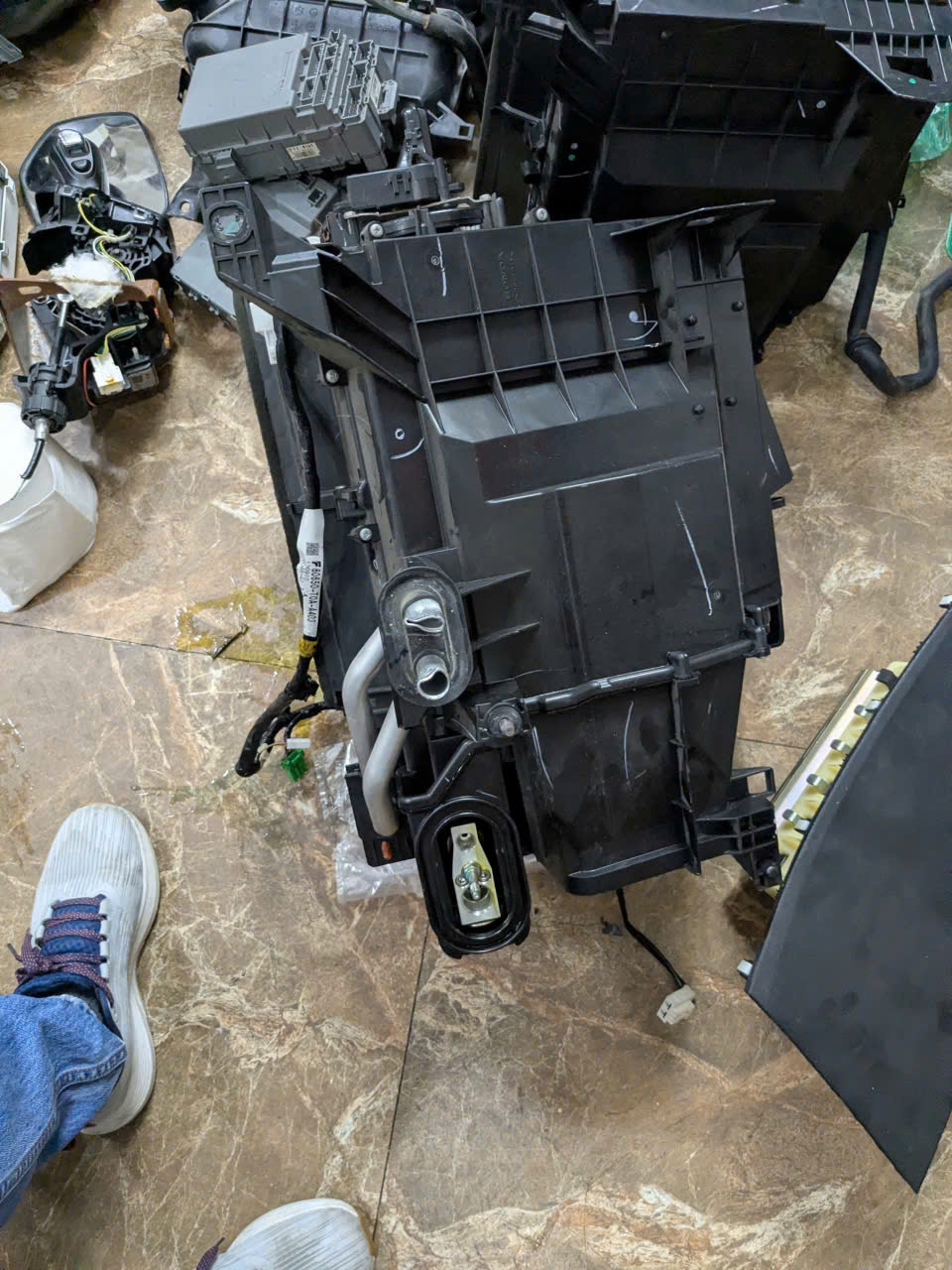 Cụm vỏ hộp đựng dàn lạnh và dàn sưởi trong táp lô xe Honda Crv 2.4 2.0 2013-2017 hàng bãi