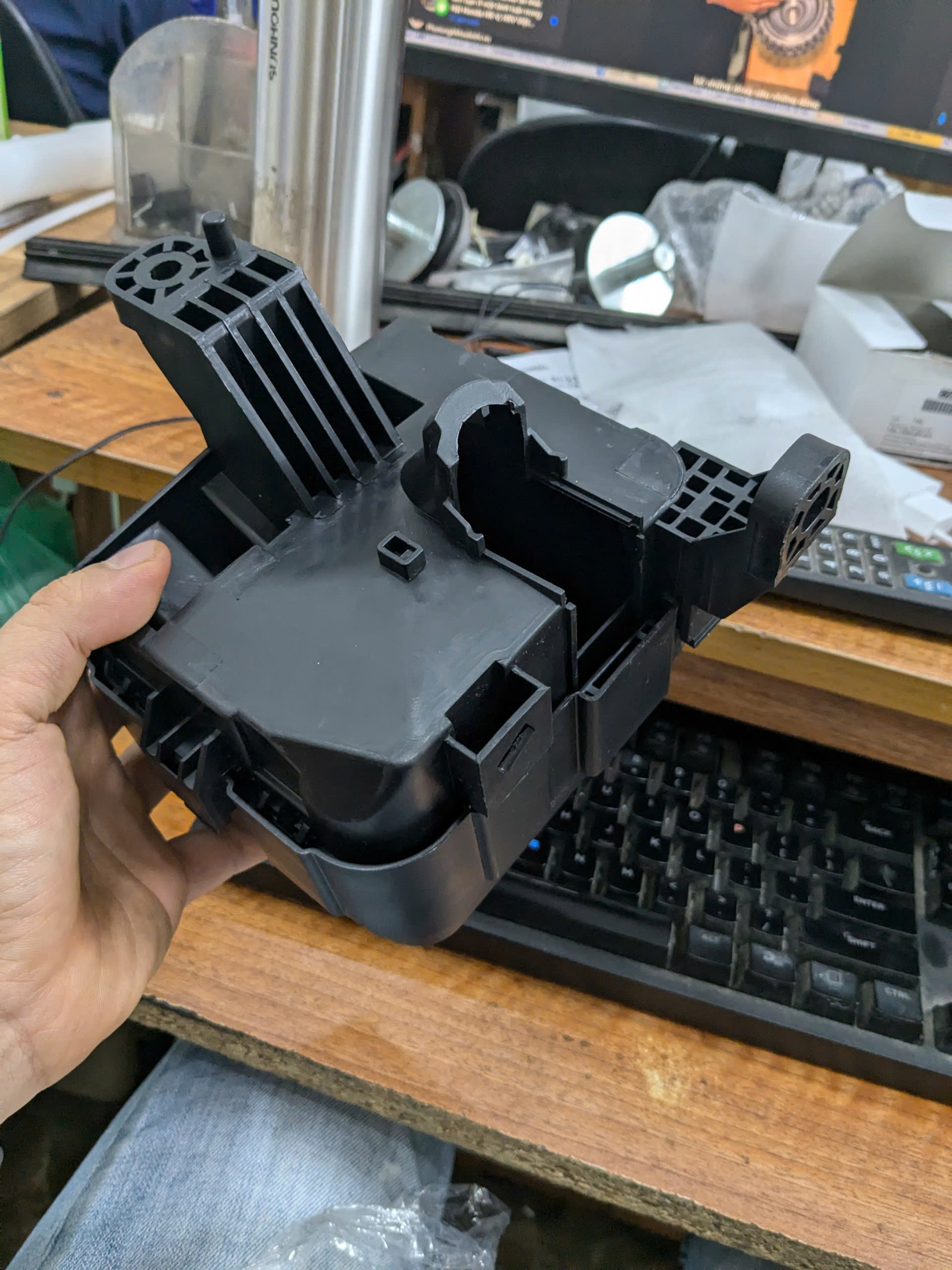 Hộp cầu chì khoang động cơ Honda Crv 1.5 2018 2021 2023