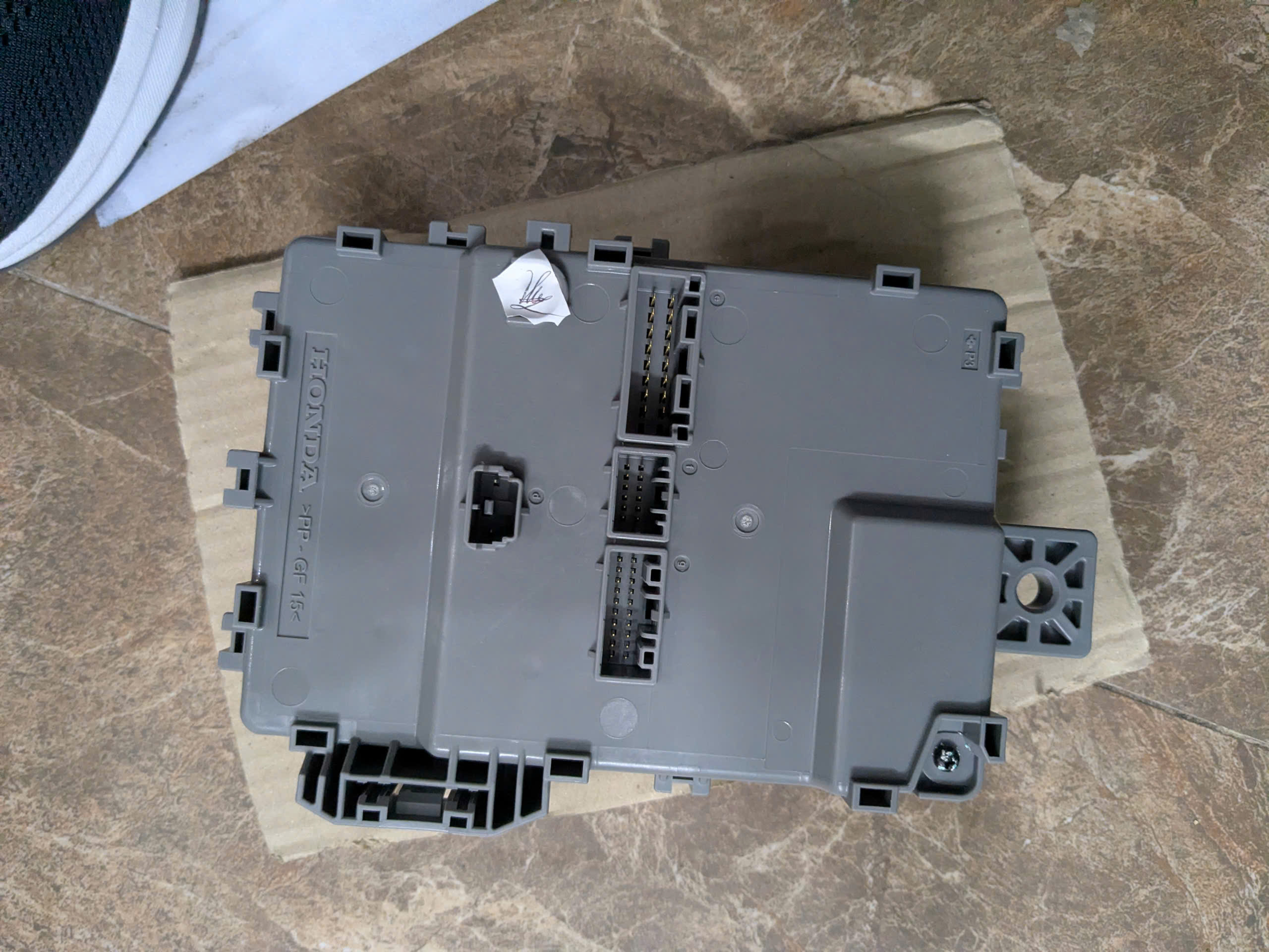 Hộp cầu chì trong táp lô Honda Crv 1.5 2018-2021 hàng bãi