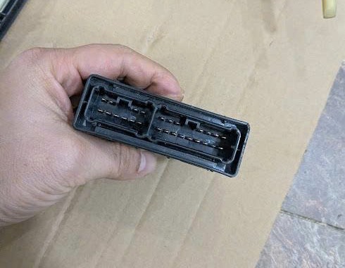 Hộp rơ le hộp cầu chì khoang động cơ Honda Crv 2.0 2.4 2013-2017 hàng bãi