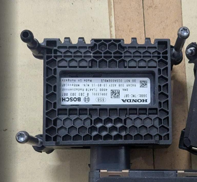 Hộp rada đầu xe Honda Crv 1.5 2021 2022