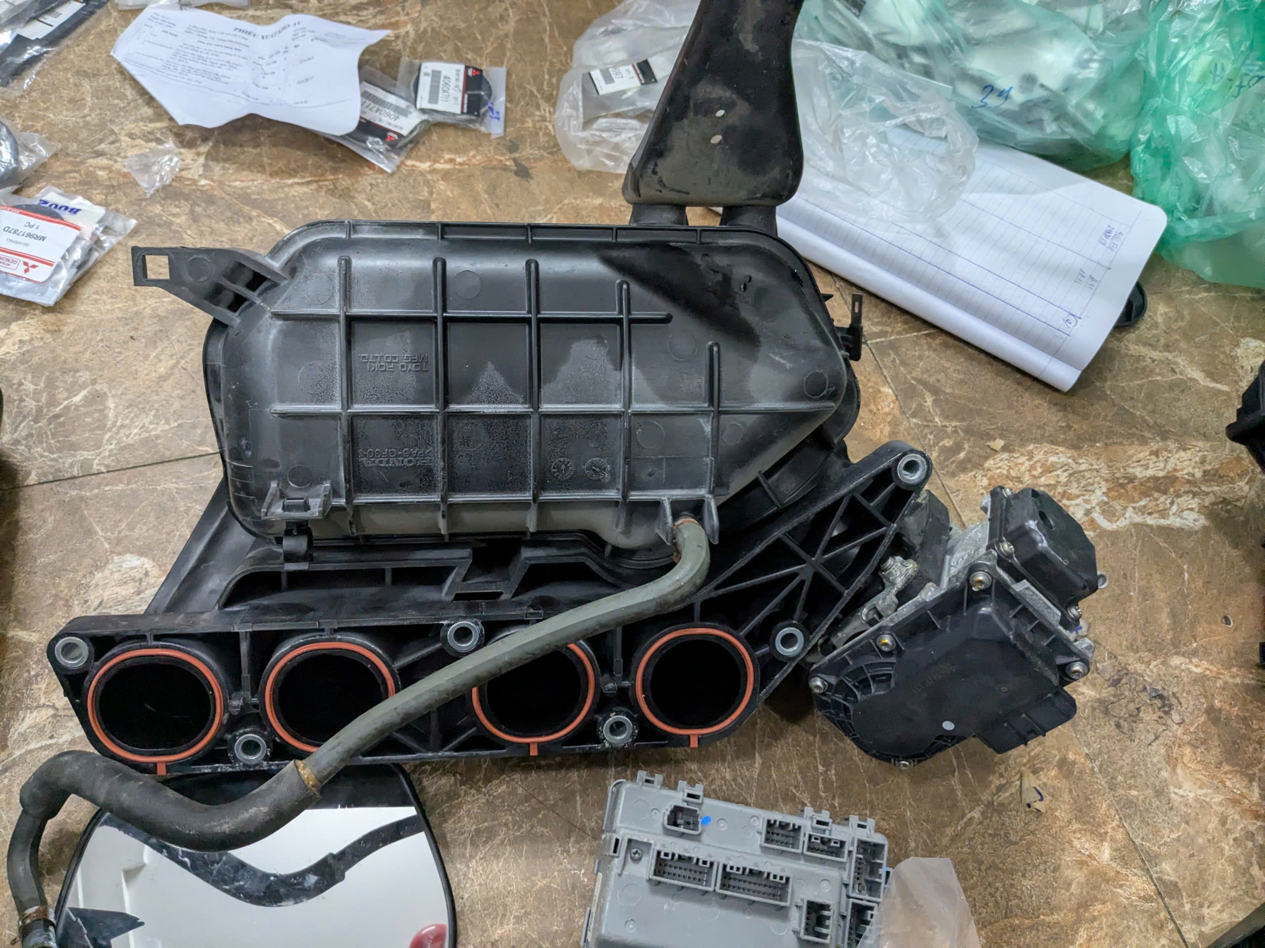 Ống góp cổ hút xe Honda Crv 2.4 2013-2017 hàng bãi