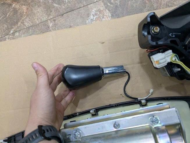 Tay nắm cần đi số, nắm đấm xe Honda Crv 2.4 2.0 2013-2017 hàng bãi