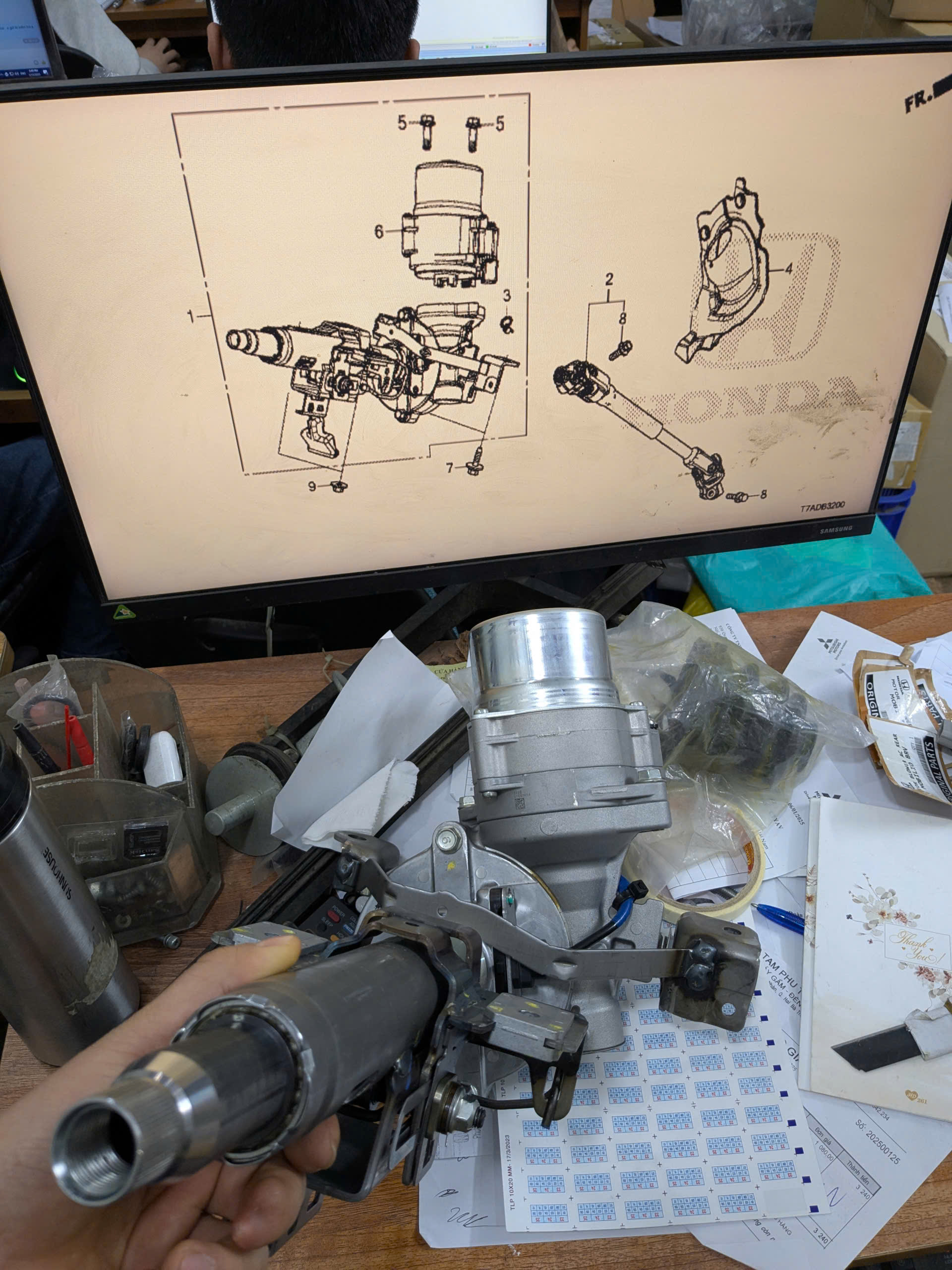 Cột lái Hrv 2018- 2021,  trục lái cọc lái gồm mô tơ trợ lực thước lái và cảm biến góc lái 53211T8NW21  53211-T8N-W21 