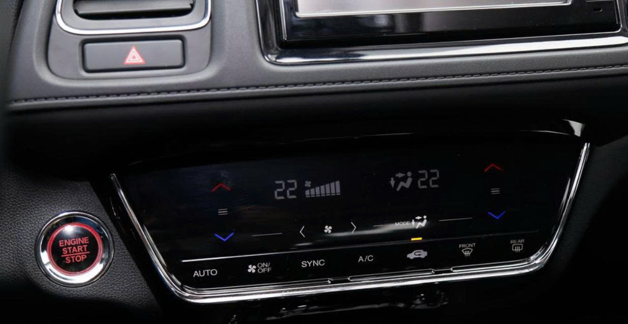 79602T8NV31 Cụm công tắc chỉnh điều khiển điều hòa Hrv 2018 2021 trên  táp lô- loại cảm ứng 79602-T8N-V31