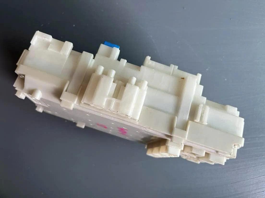 Hộp cầu chì trong xe Hrv 2018 - 2021  trong táp lô , hộp 7470-5703-0W 7370-1583-0W, Hộp cầu chì Honda Hrv  38200T0AB11 38200-T7A-UG1 