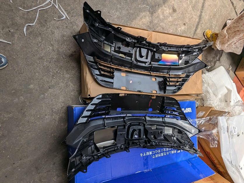 oem 71121T7MH01  mặt ca lăng  Hrv 2018 2021  Cụm gồm Đế đỡ và miếng mạ ChROMe 71121-T7M-H01 