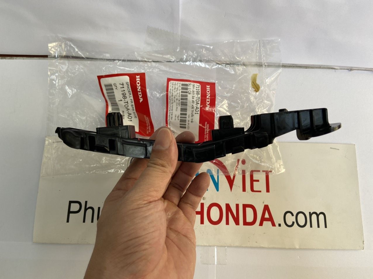 Cá cài cản trước xe Honda CRV 2013 đến 2017