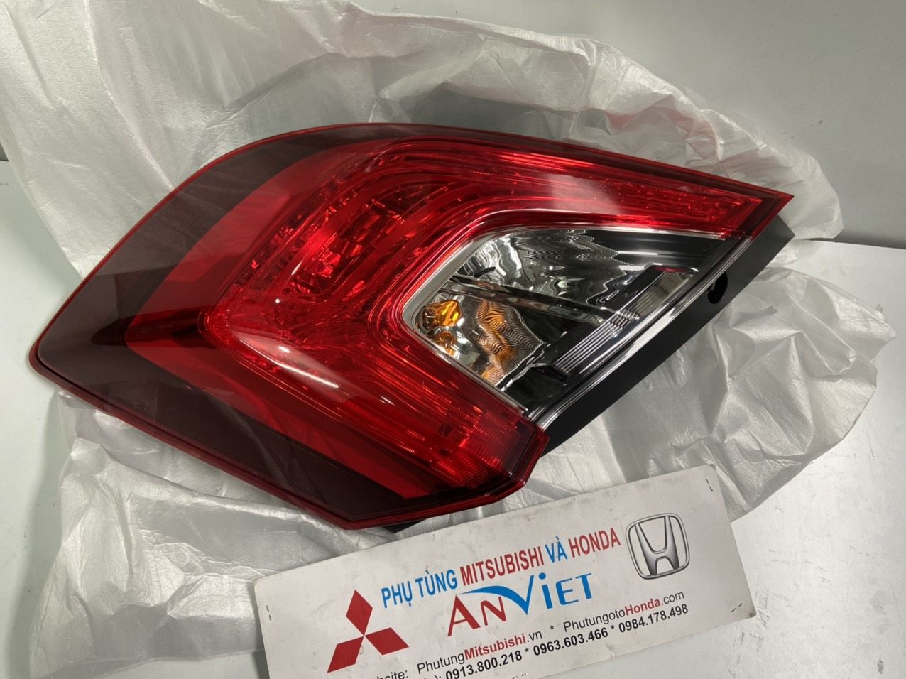 Đèn lái sau xe Honda CIVIC 2019