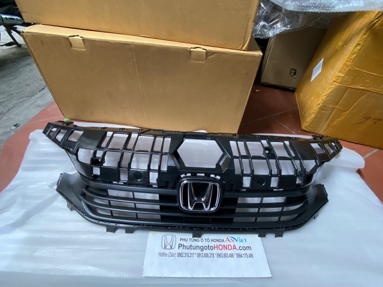 Mặt ca lăng xe Honda CIVIC 2022