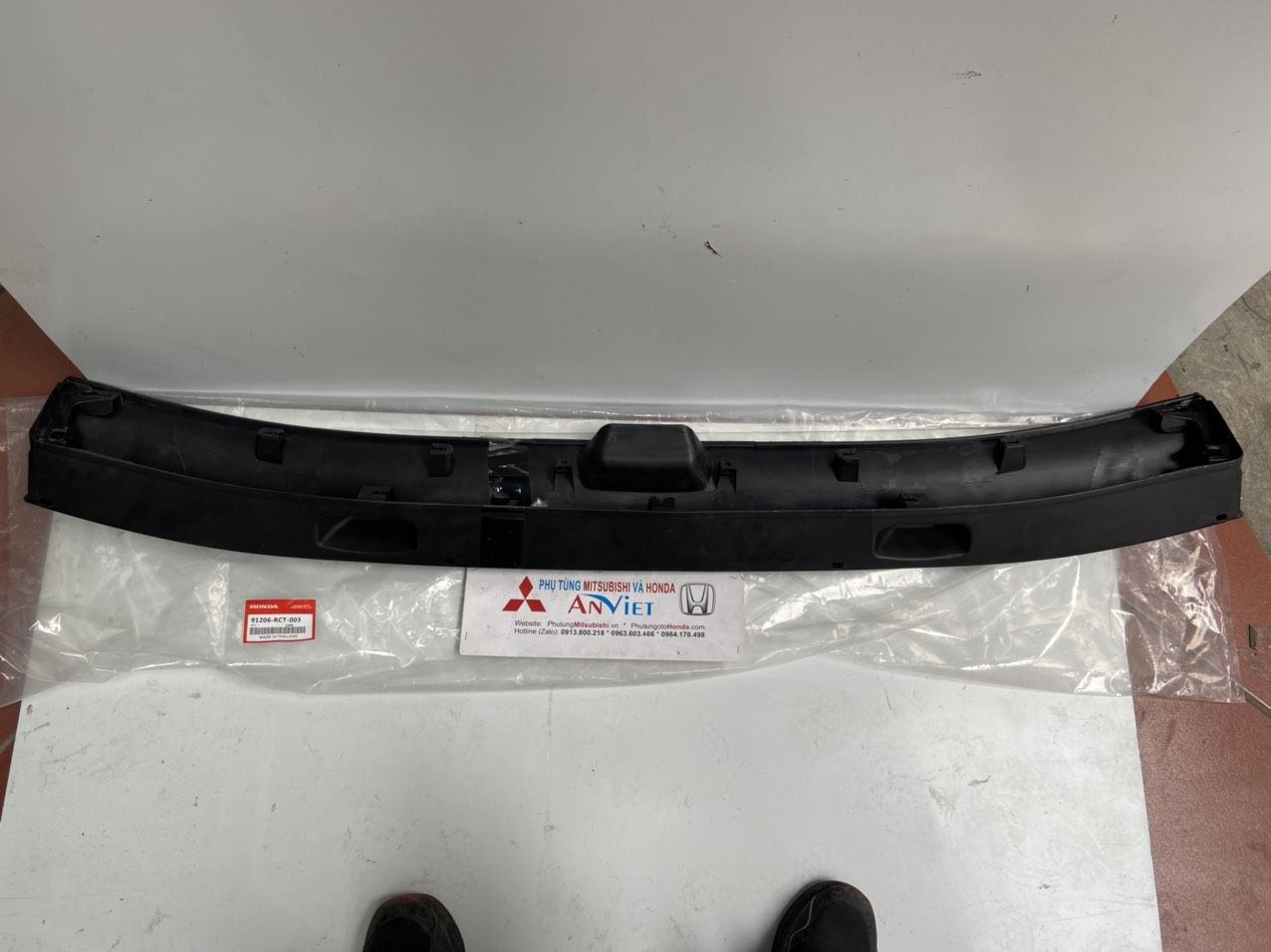 Ốp cửa hậu xe Honda CRV 2013-2017