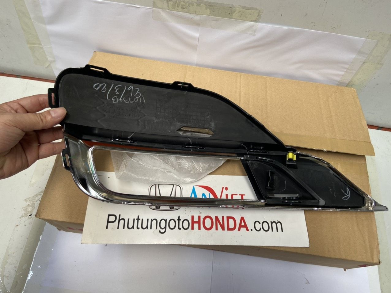 Ốp đèn gầm xe Honda CRV 2016 đến 2017