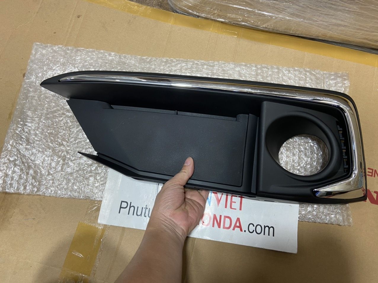 Ốp đèn sương mù viền mạ xe Honda CIVIC 2018-2020
